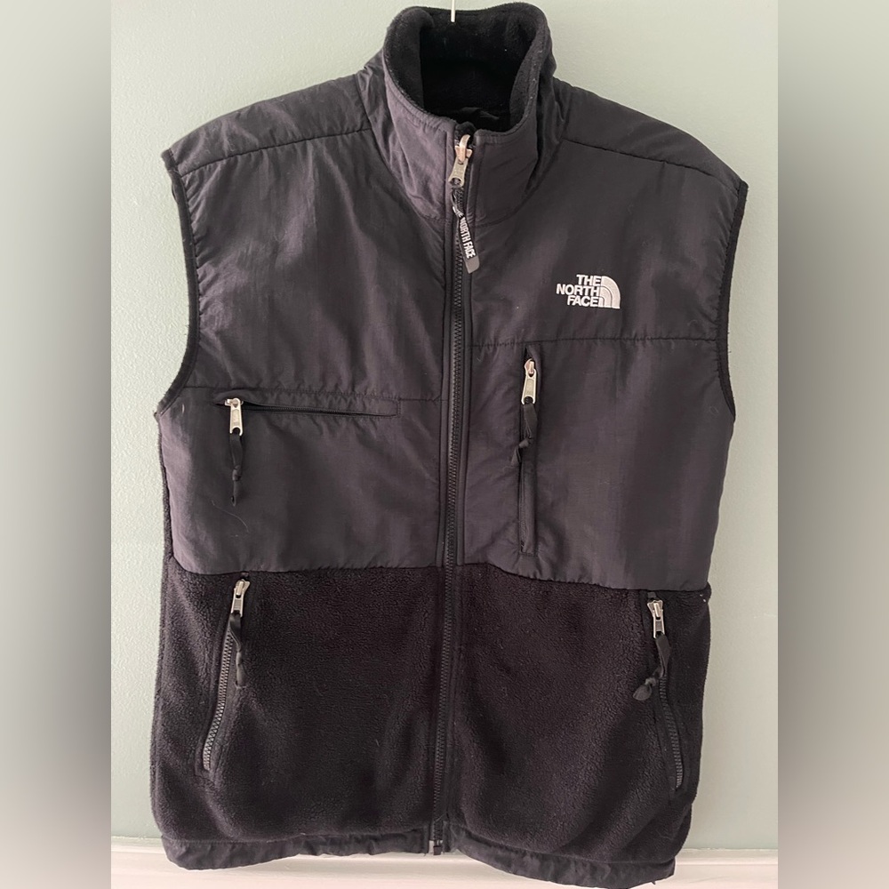 Men’s Small Black North Face Men's Retro Denali Vest
Smoke Free Home